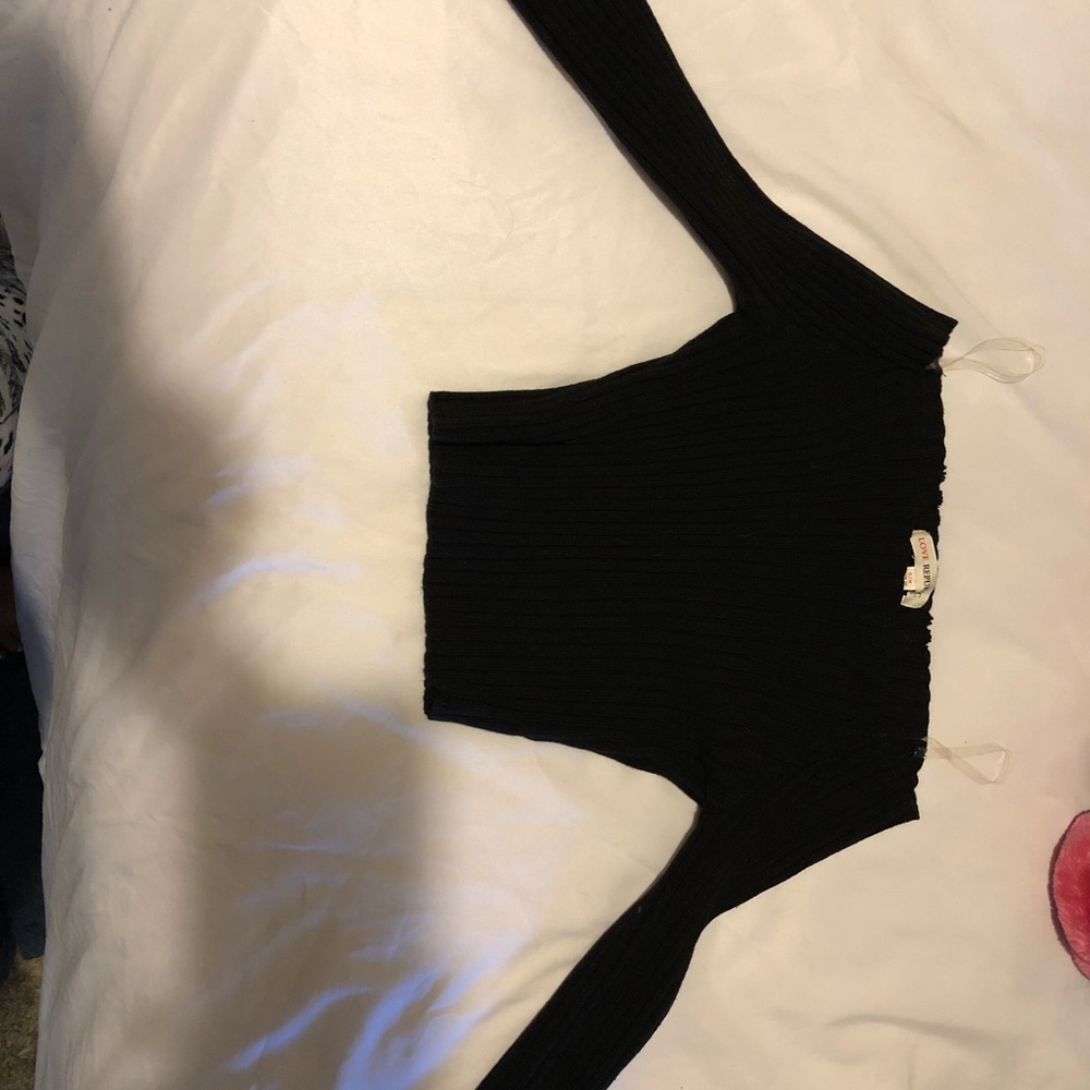 Black long sleeve off the shoulder crop top